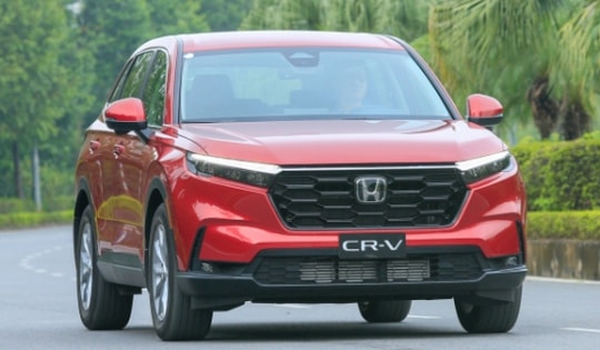 Giá Honda CR-V lăn bánh mới nhất đang kèm ưu đãi, áp đảo Mazda CX-5 và Hyundai Tucson