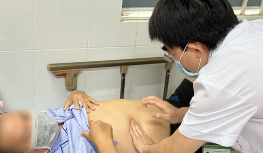 Người đàn ông 39 tuổi mang trong mình ổ sán lá gan lớn vì món ăn ưa thích của rất nhiều người Việt