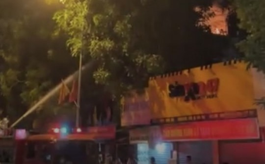 Lại cháy nhà dân cao tầng tại Hà Nội