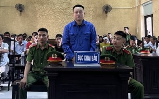 Nhớ lại mâu thuẫn, gã đàn ông đâm chết bạn nhậu