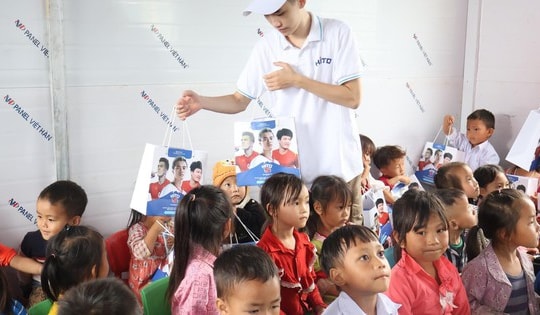 Hito mang món quà yêu thương đến các em nhỏ tại 2 xã vùng cao của tỉnh Cao Bằng