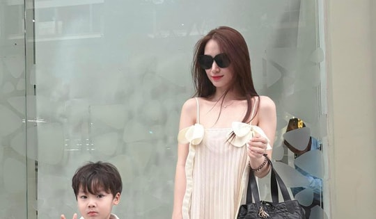 Học cách Hòa Minzy mix đồ siêu 'hack' tuổi