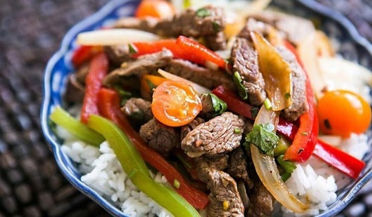 Cách làm thịt bò xào ớt chuông ngon “nhức nách”