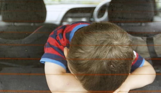 Bé 5 tuổi bị bỏ quên trên xe đưa đón ở Thái Bình, tử vong: Chuyên gia y tế lưu ý điều gì?