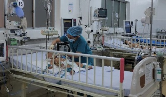 Bé 10 tháng tuổi ở Bến Tre đang khỏe mạnh bỗng hôn mê sâu do nhiễm ký sinh trùng ăn não hiếm gặp