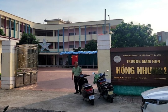 Bắt khẩn cấp người đưa đón bé trai 5 tuổi bị bỏ quên trên xe