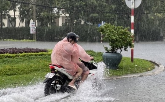 Thời tiết ngày 30/5: Bắc Bộ và Nam Bộ ngày oi nóng, chiều tối có mưa to