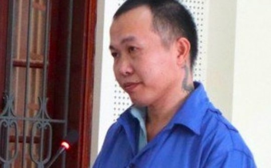 Nổ súng bắn hàng xóm tử vong vì nghe con nói bị đánh