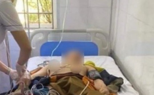 Một người bị sốc nhiệt tử vong khi đi theo đoàn ông Minh Tuệ