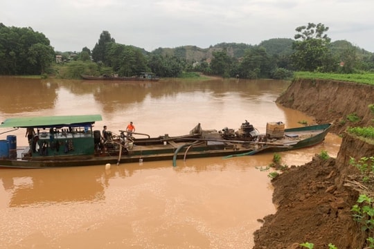 Khởi tố Chủ tịch, Phó Chủ tịch, cán bộ địa chính xã