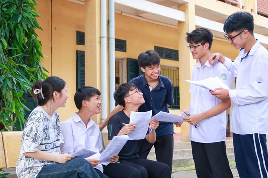 Đề thi tuyển sinh lớp 10 môn Toán tại Quảng Ninh, Ninh Bình, Vĩnh Phúc năm học 2024 - 2025