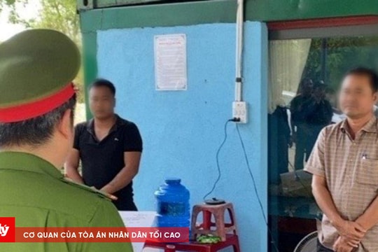 Phó Giám đốc chỉ đạo nhân viên khai thác cát vượt công suất cho phép