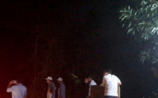 Hàng trăm người nỗ lực từ sáng đến đêm chữa cháy rừng ở Bình Định