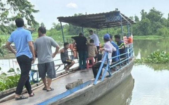 Rủ nhau tắm sông, 3 nữ sinh mất tích