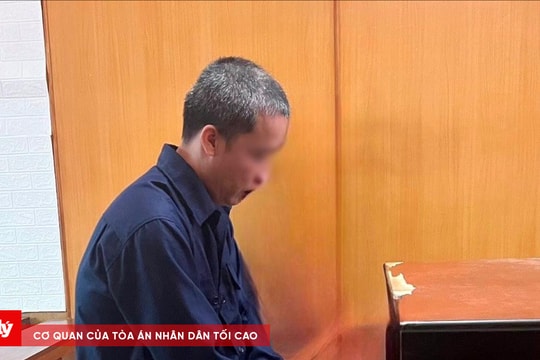 Lén quay clip "nóng" để tống tiền bạn gái