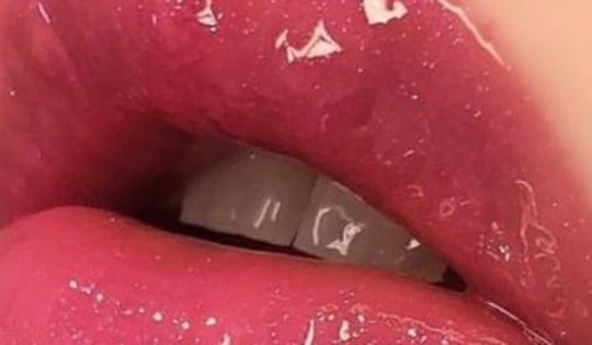 Mẹo thoa son căng mọng không cần tiêm filler