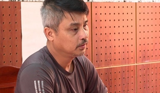 Lái ô tô tông hỏng xe taxi rồi nhờ người khác nhận tội thay