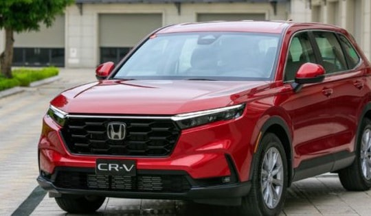Giá lăn bánh Honda CR-V mới nhất đang cực hấp dẫn, Mazda CX-5 và Hyundai Tucson đối mặt với nỗi lo doanh số