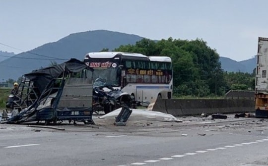 Tông xe liên hoàn, 3 người chết