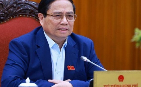 Thủ tướng: Tránh tăng giá điện, xăng dầu cùng lúc, cân nhắc kỹ mức điều chỉnh học phí