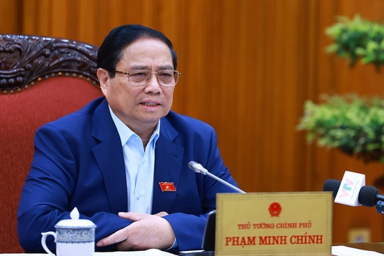 Thủ tướng: Chuẩn bị tốt triển khai chính sách tiền lương; khẩn trương trình ban hành 3 Nghị định về điện