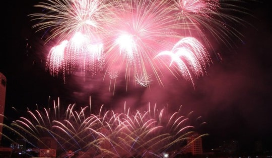 Ấn tượng màn trình diễn pháo hoa của đội tuyển Pháp trong đêm khai mạc DIFF 2024