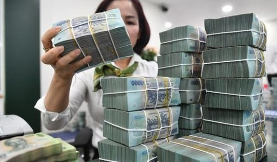 Lãi suất ngân hàng tăng mạnh: Gửi 300 triệu đồng có bao nhiêu lãi cao nhất kỳ hạn 6 tháng?