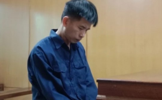 Tức giận vì bị vợ đuổi ra khỏi nhà, chồng hành xử hơn cả vũ phu