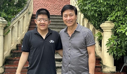 MC Diệp Chi nhớ khoảnh khắc con trai diễn viên Quốc Tuấn chơi đàn các đây 7 năm