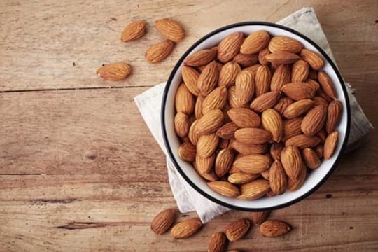 Ăn ba hạt hạnh nhân mỗi sáng có những lợi ích gì?