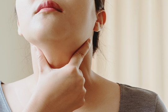 8 người cùng nhà mắc ung thư tuyến giáp