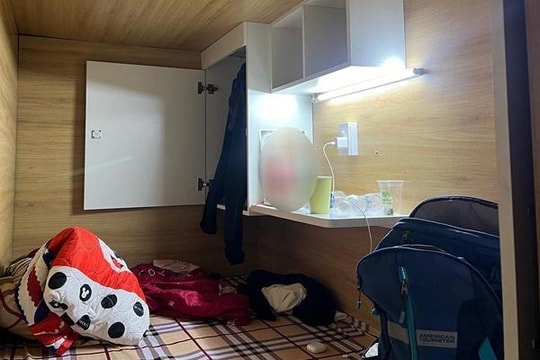 Nghẹt thở sống trong 'hộp ngủ' 2 mét vuông ở TP.HCM