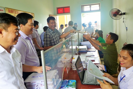 Có được cộng dồn thời gian công tác để tính nâng lương?