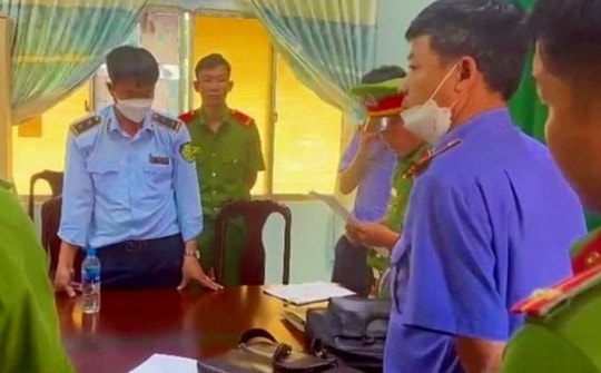 Truy tố 4 cán bộ Cục Quản lý thị trường Bình Thuận tội nhận hối lộ