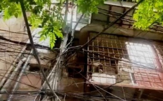 Cận cảnh những khu chung cư cũ ‘dễ cháy, khó chữa’ tại Hà Nội