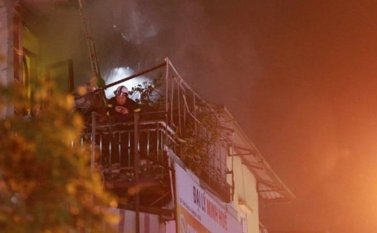 Vụ cháy 4 người chết: Các tầng không có lối thoát hiểm