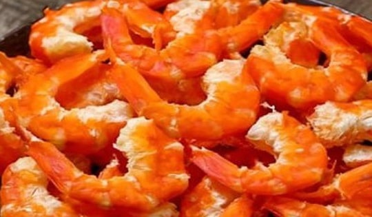 Cách làm tôm khô nhanh gọn bằng lò vi sóng