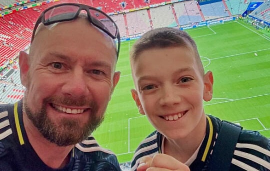 Bố cho con nghỉ học đi Đức xem Euro 2024