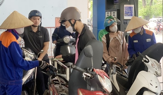 Giá xăng trong nước ngày mai dự báo tiếp tục tăng