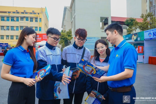TUYỂN SINH 2024: Điểm chuẩn xét tuyển sớm Trường Đại học Công nghiệp Hà Nội