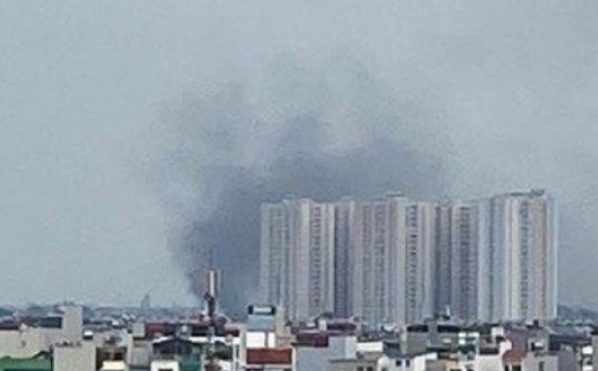 Nổ bình gas tại quận Hà Đông, cột khói bốc cao