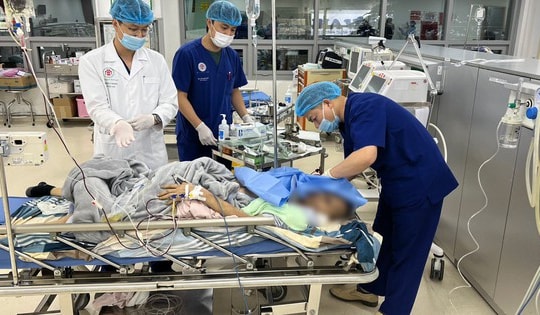 Cứu sống bệnh nhân ngừng tim, sốc mất máu nghiêm trọng do tai nạn giao thông