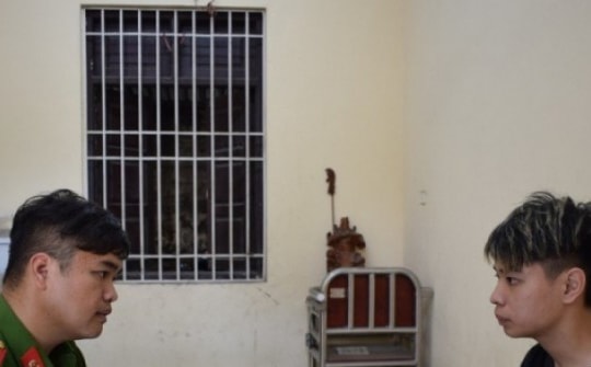 Hai thiếu niên dựng kịch rạng sáng thuê ‘xe ôm’ rồi cứa cổ ‘con mồi’ cướp tài sản