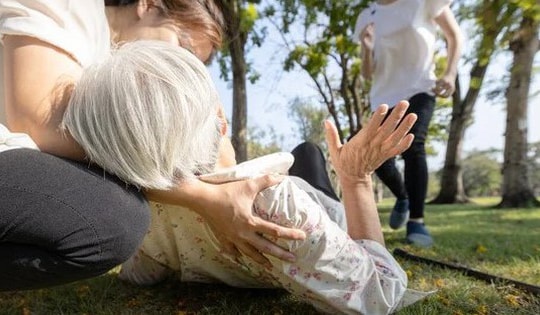 Nguy cơ đột quỵ gia tăng trong mùa nắng nóng, những ai cần đặc biệt lưu ý?