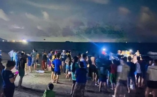 Tìm thấy thi thể 3 thiếu niên đuối nước khi đi tắm biển