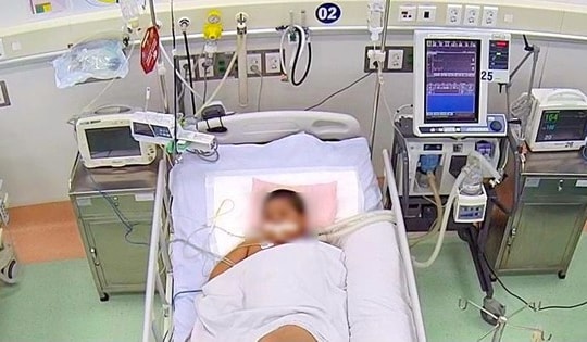 Từ một nốt nhọt da, bé trai 11 tuổi bị viêm phổi hoại tử nặng