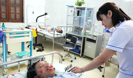 Người phụ nữ 47 tuổi nhập viện cấp cứu sau một đêm ngủ trong phòng điều hòa