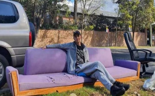 Tìm “vàng” trong thùng rác, chàng trai kiếm tiền tỷ mỗi năm