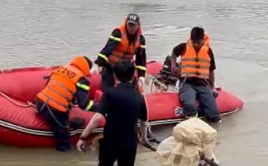 Bức thư tuyệt mệnh trên cầu với nội dung "11 năm đi 2 miếng đất"