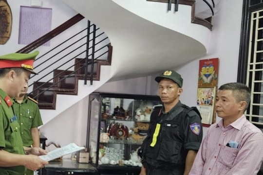 Khởi tố nữ nhân viên, bắt giam cựu Giám đốc, Phó Khoa Dược - vật tư y tế